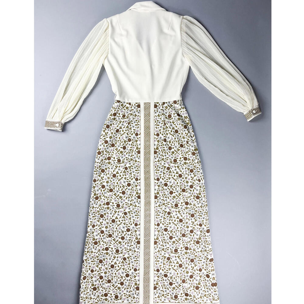 Alfred Shaheen Maxi Dress Vintage 70's White and Floral Long Sleeve Maxi Dress - Picture 4 of 9